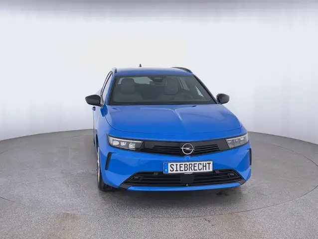 Opel Astra view 2