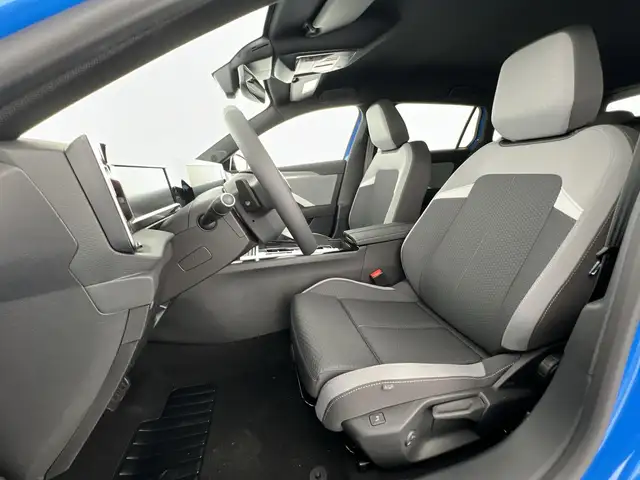Opel Astra view 7