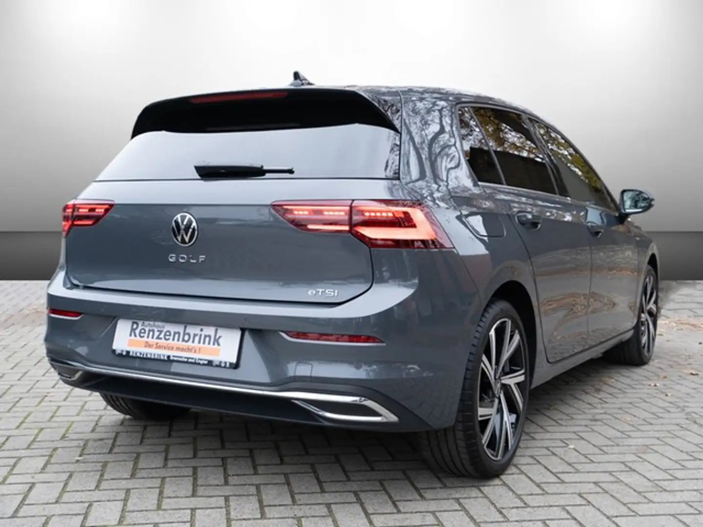 Volkswagen Golf VIII Style eTSI DSG HUD AHK DCC Matrix Panorama... Grau - 2