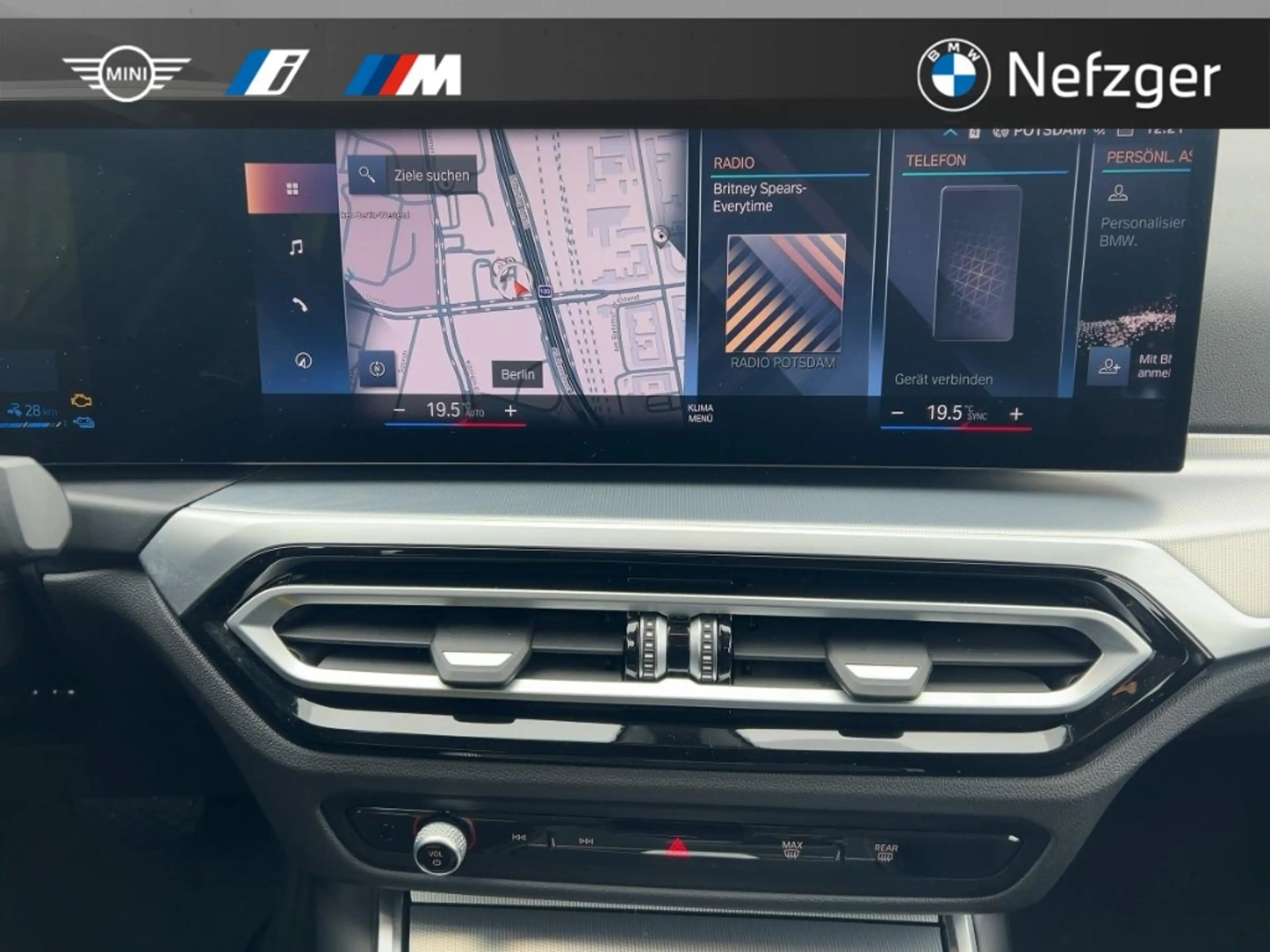 BMW 330 e Touring Park-Assistent AHK LED HiFi — photo 12