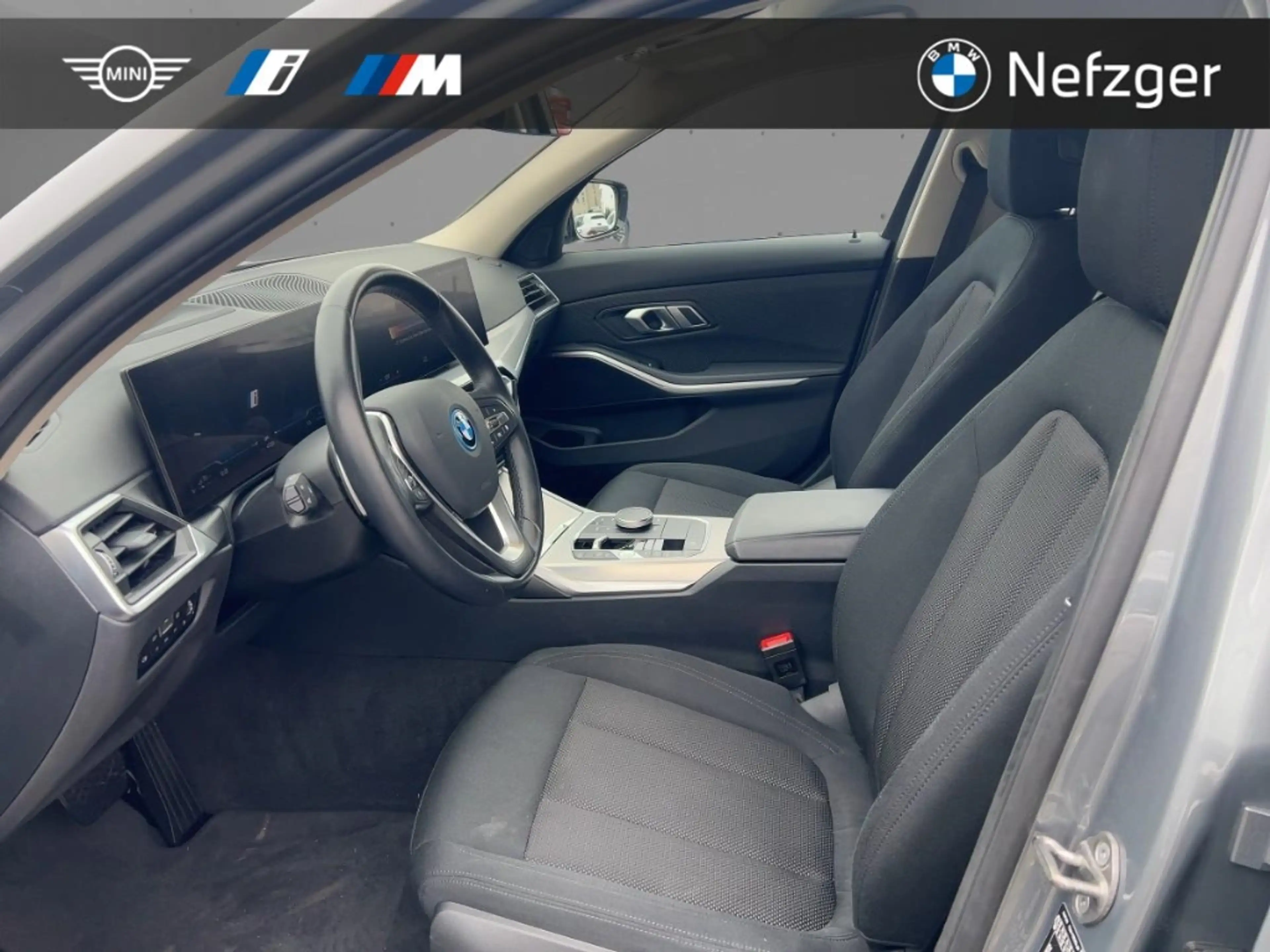BMW 330 e Touring Park-Assistent AHK LED HiFi — photo 8