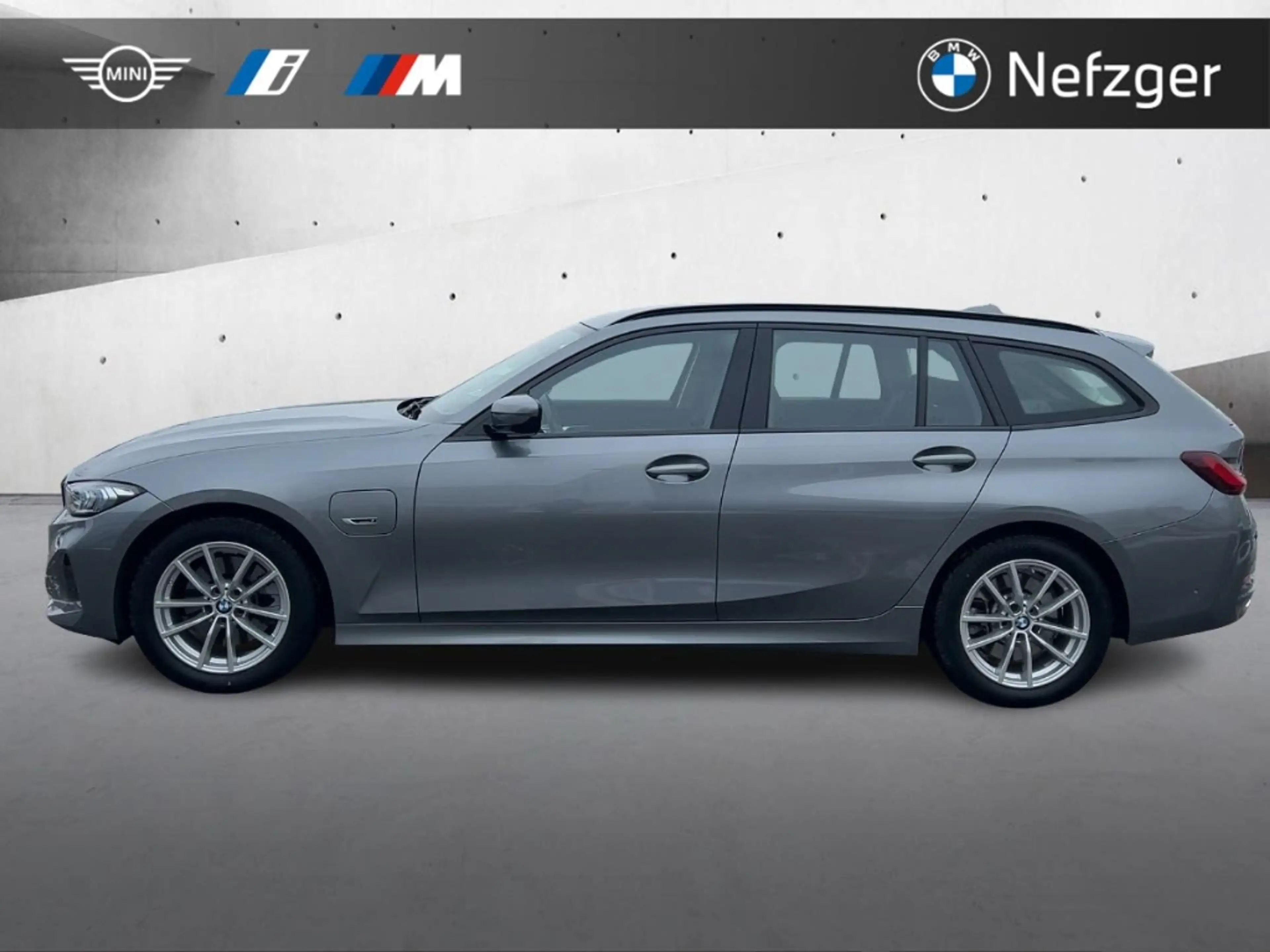 BMW 330 e Touring Park-Assistent AHK LED HiFi — photo 3
