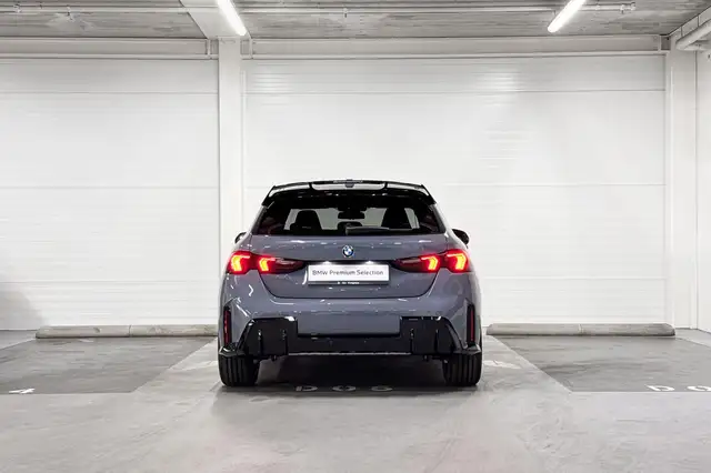 BMW 1 Series view 7