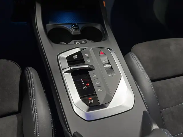 BMW 1 Series view 14