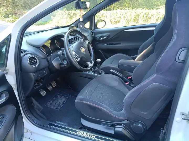 Abarth Punto 1.4 Multiair Supersport 2012, foto 6