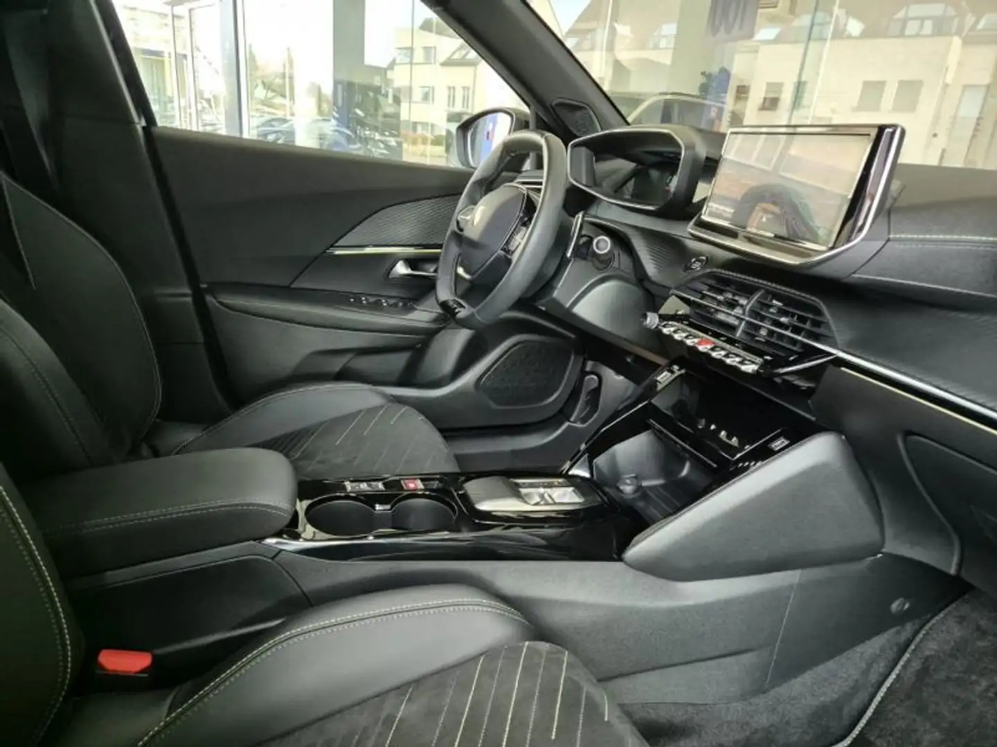 Peugeot 2008 ALCANTARA + MASSAGE/NAVI/360 C GT MASSAGE ALCANTAR Noir - 2