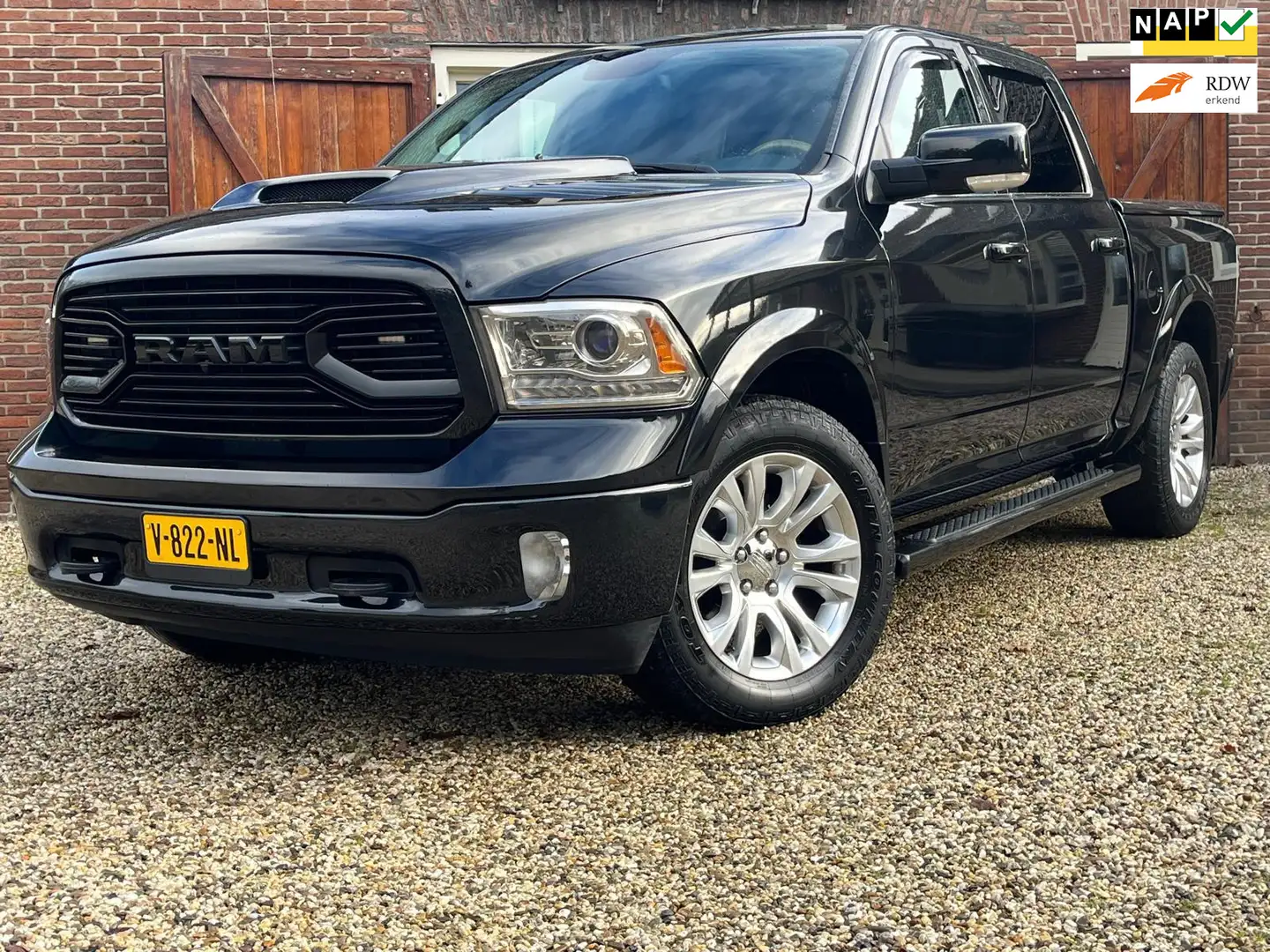 Dodge RAM 1500 5.7 V8 Longhorn LPG Schwarz - 1