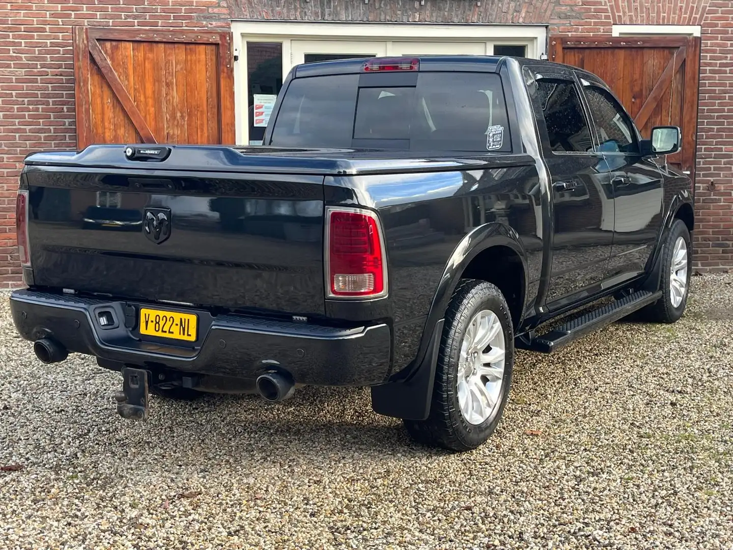 Dodge RAM 1500 5.7 V8 Longhorn LPG Schwarz - 2