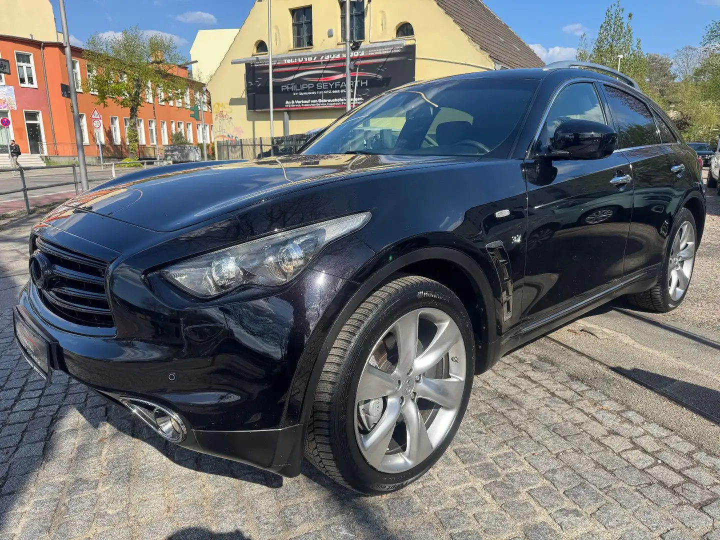 Infiniti QX70 3.7 Premium S*EGSD*360°KAMERA*PARKASSIS.* Schwarz - 1