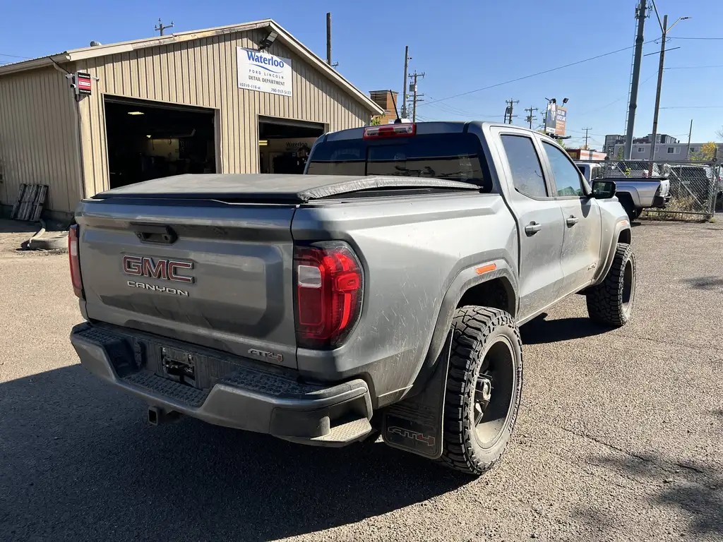 2023 GMC Canyon AT4 Crew Cab 131 | EZ-Lift Tailgate | Keyless Entr — photo 8