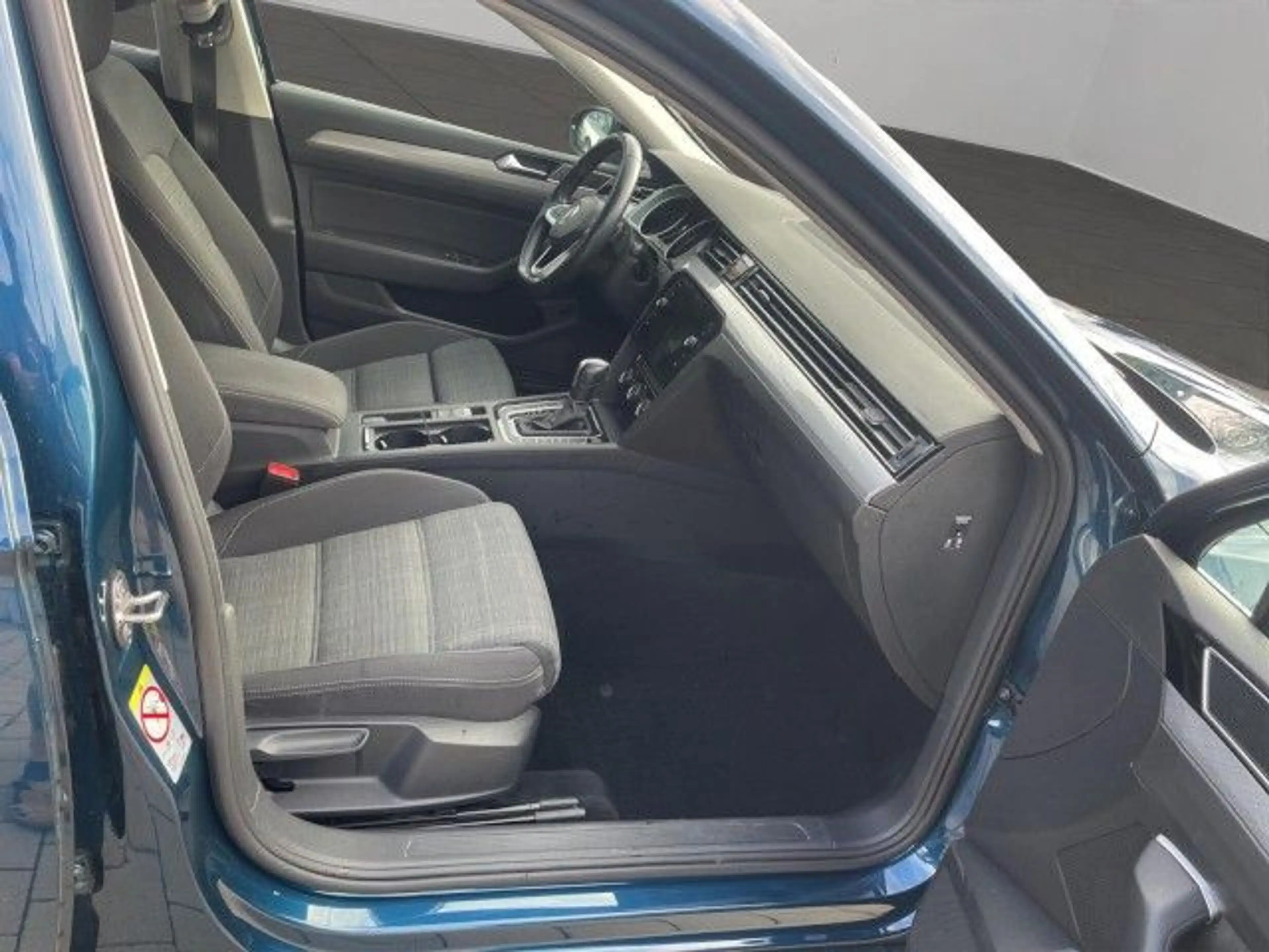 Volkswagen Passat Variant 2.0 TSI DSG Business Navi Easy Op — photo 14
