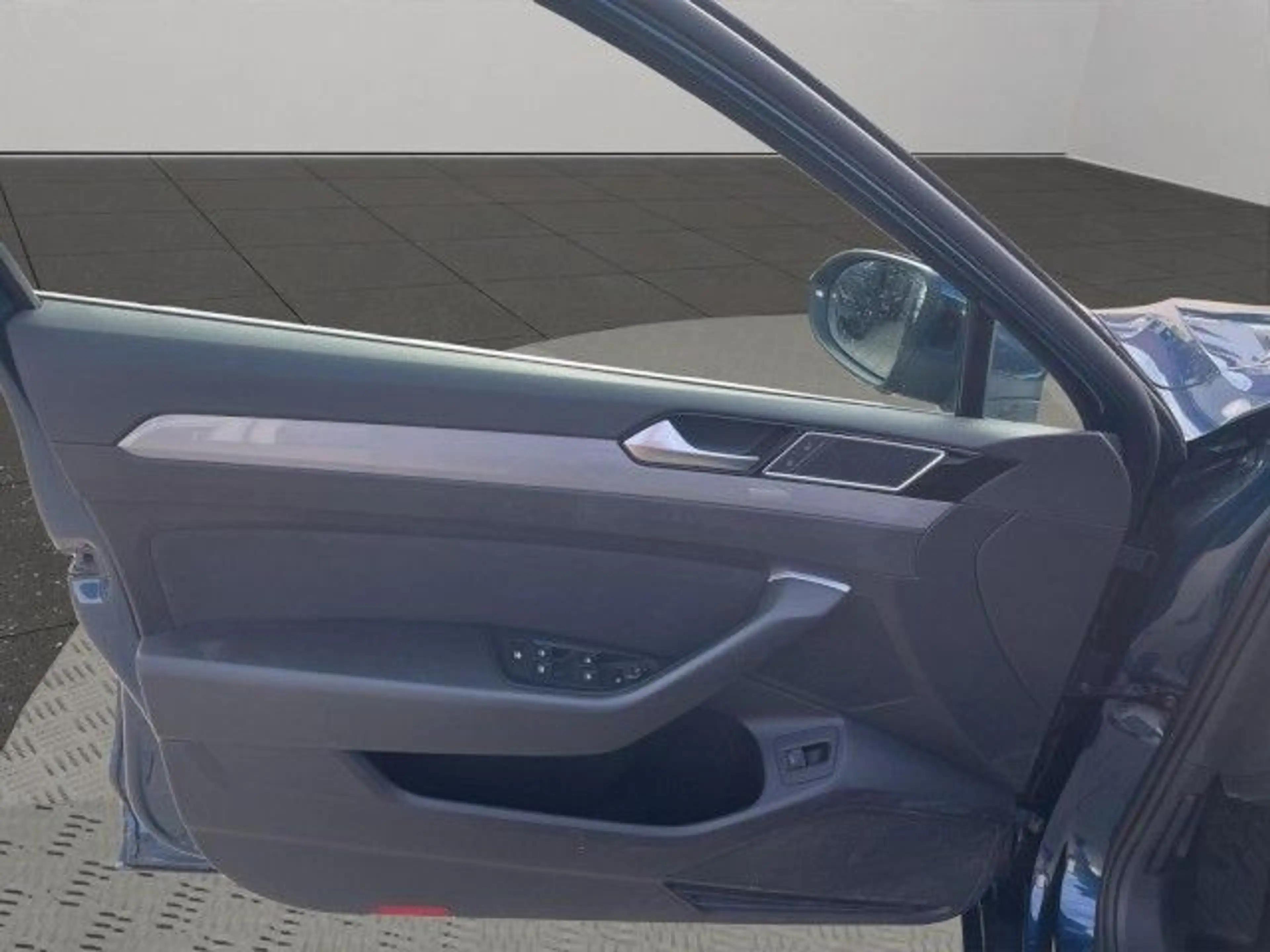 Volkswagen Passat Variant 2.0 TSI DSG Business Navi Easy Op — photo 9