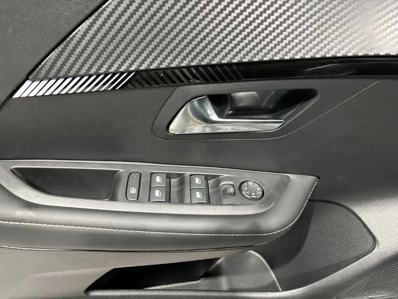Peugeot 208 2026 — фото 10