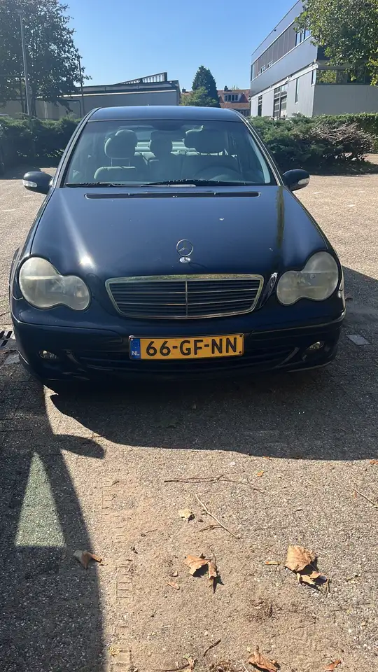 Mercedes-Benz 180, foto 3