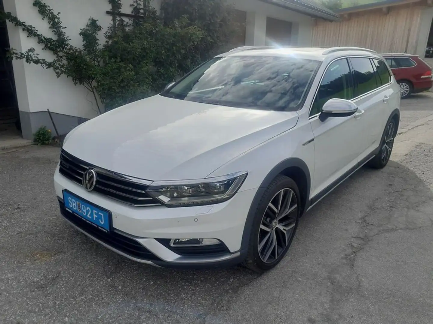 Volkswagen Passat Alltrack 4Motion Finanzierung o. Abzahlung Weiß - 1