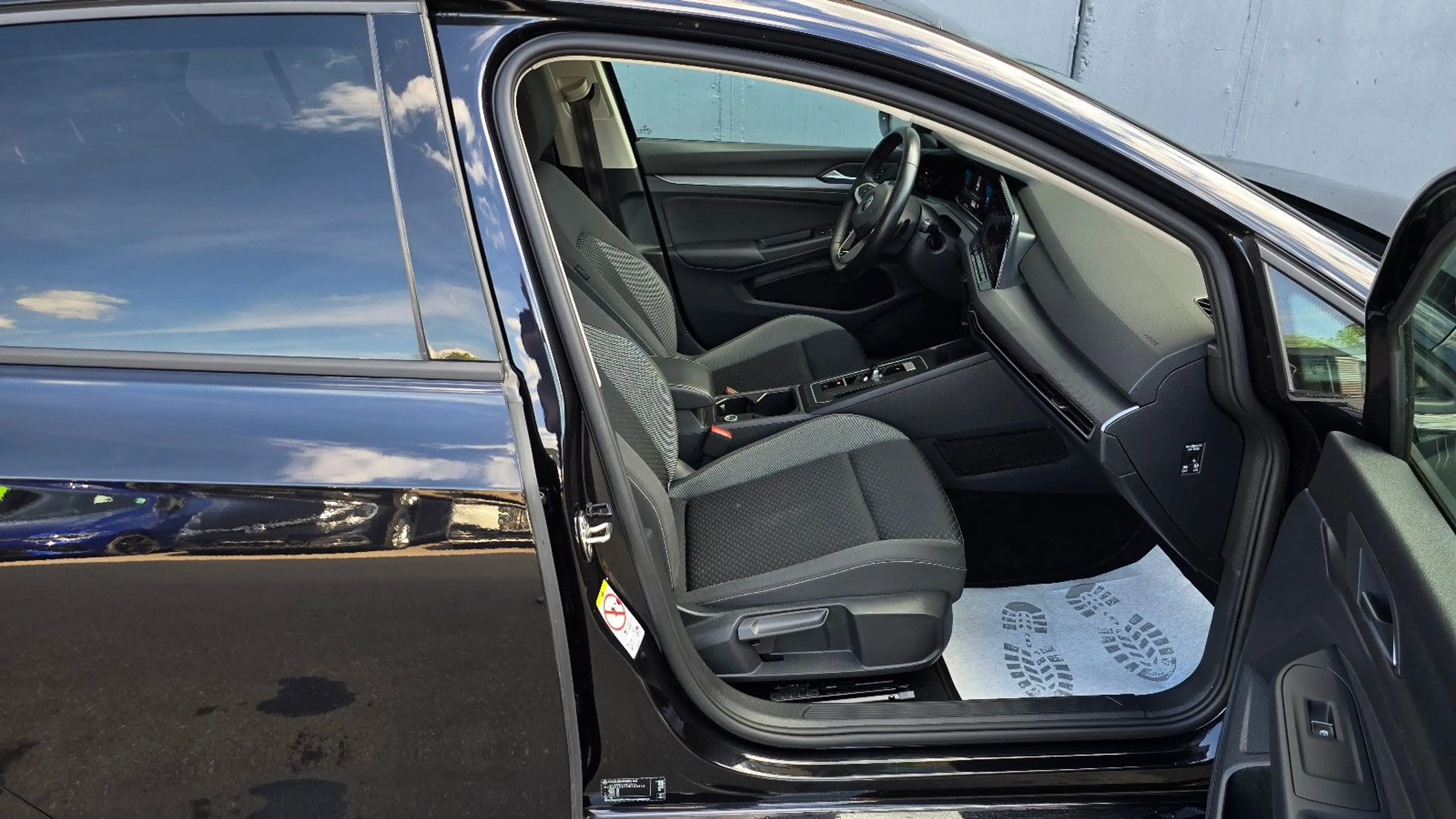 Volkswagen Golf 8 2.0 TDI DSG ACTIVE Pano/Matrix/ACC/K-less — photo 7