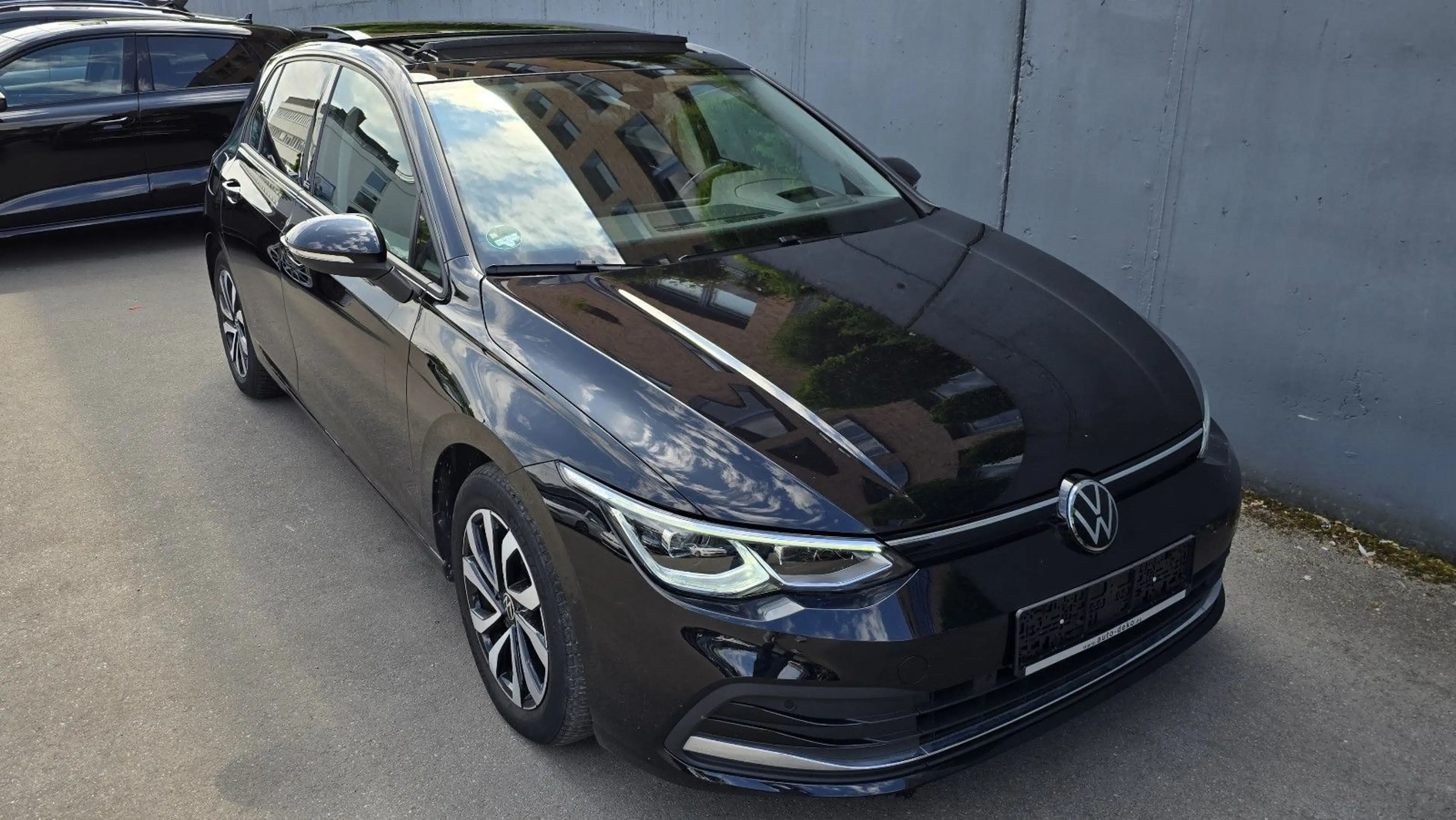 Volkswagen Golf 8 2.0 TDI DSG ACTIVE Pano/Matrix/ACC/K-less — photo 2