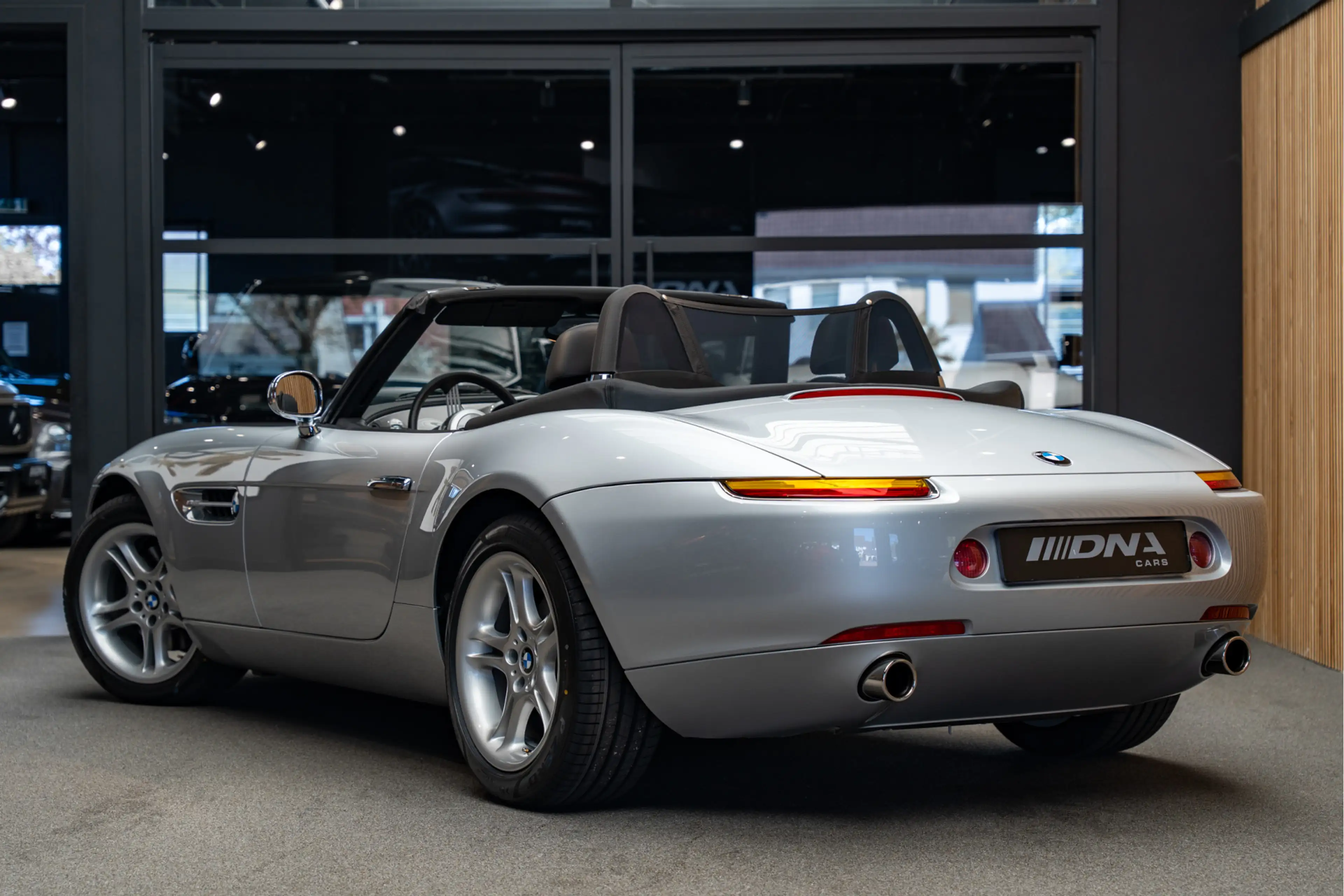 BMW Z8 Cabriolet Nieuwstaat Uniek 5.0 James Bond — photo 7