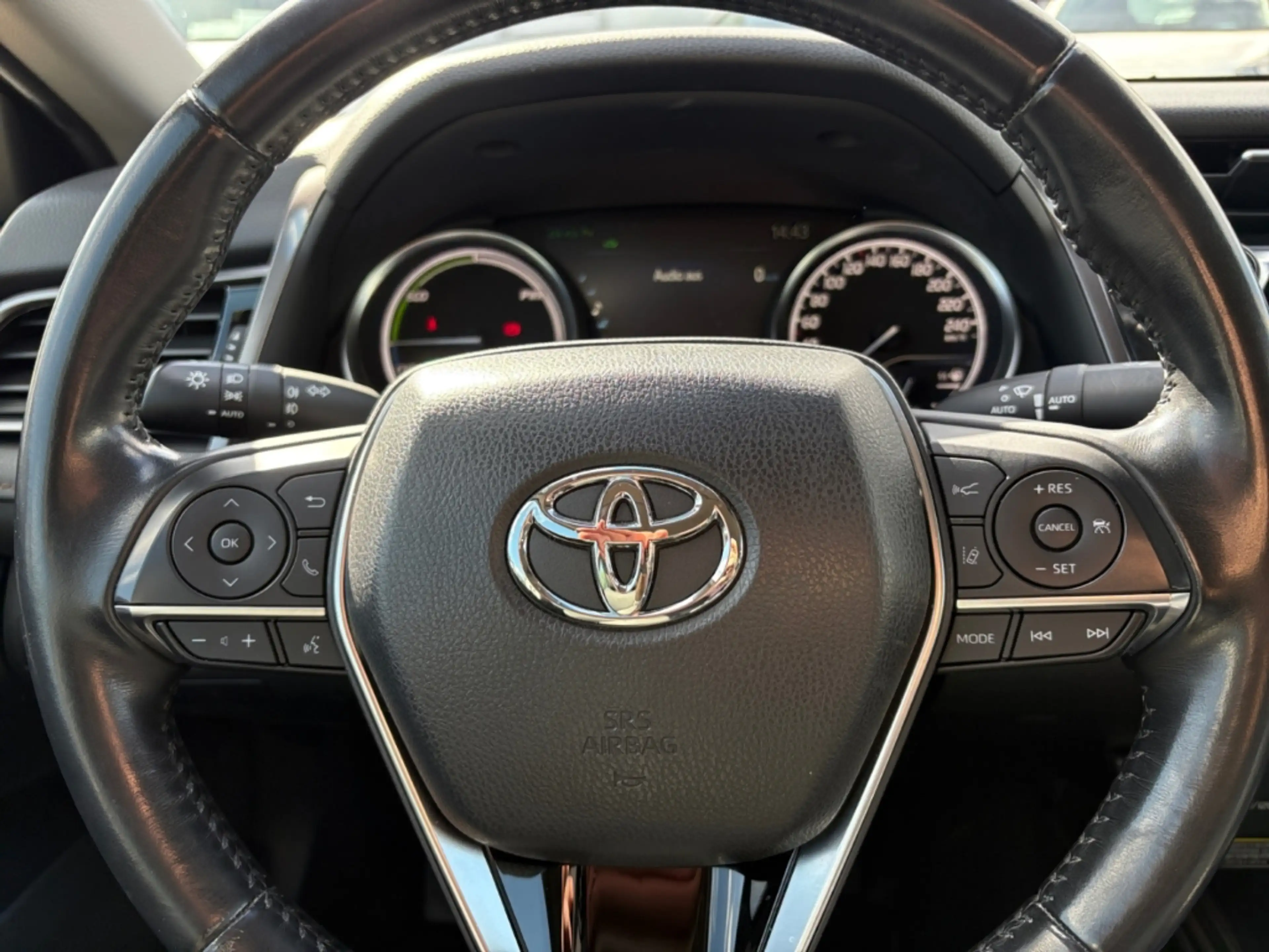 Toyota Camry Hybrid Executive *Leder*el. Sitze*CAM*SHZ* — photo 13