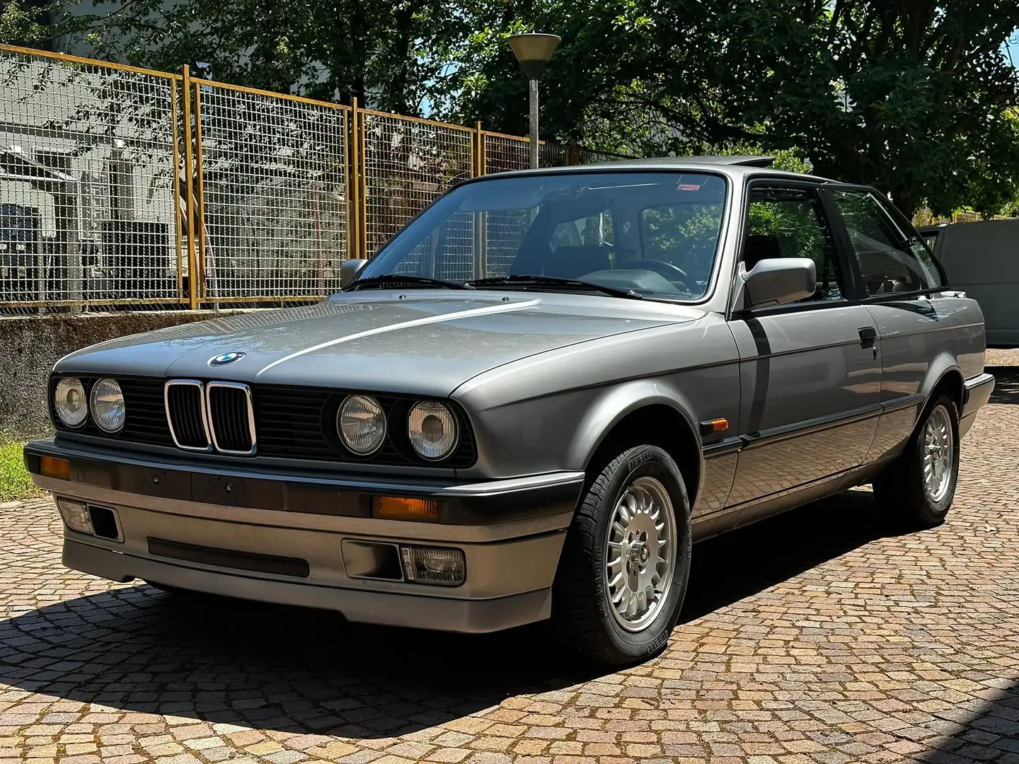 BMW 318 318i E30 Erstlack,1. Hand, erst 41.000 Km Silber - 1