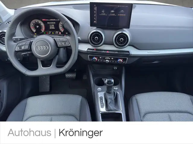 Audi Q2 view 13
