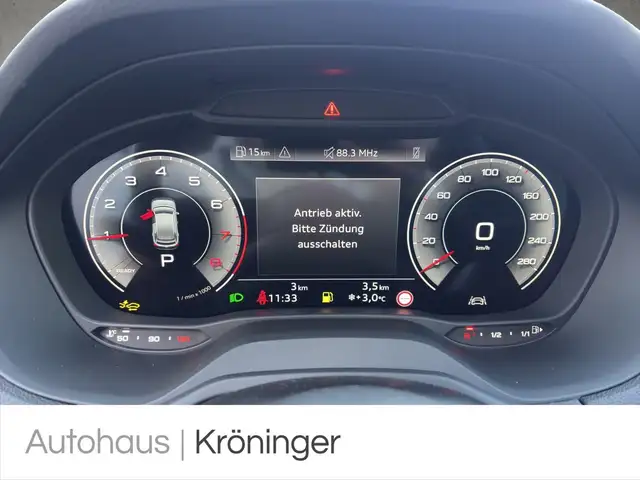 Audi Q2 view 12