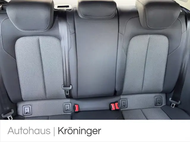 Audi Q2 view 10