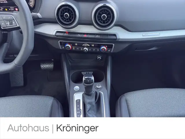 Audi Q2 view 14