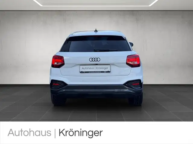 Audi Q2 view 6