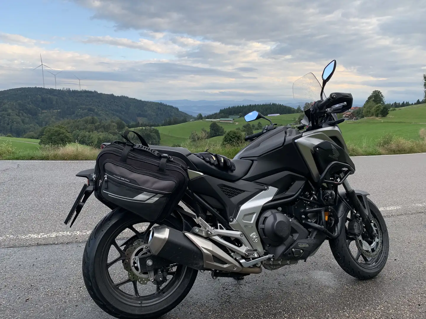 Honda NC 750 X DCT Schwarz - 1