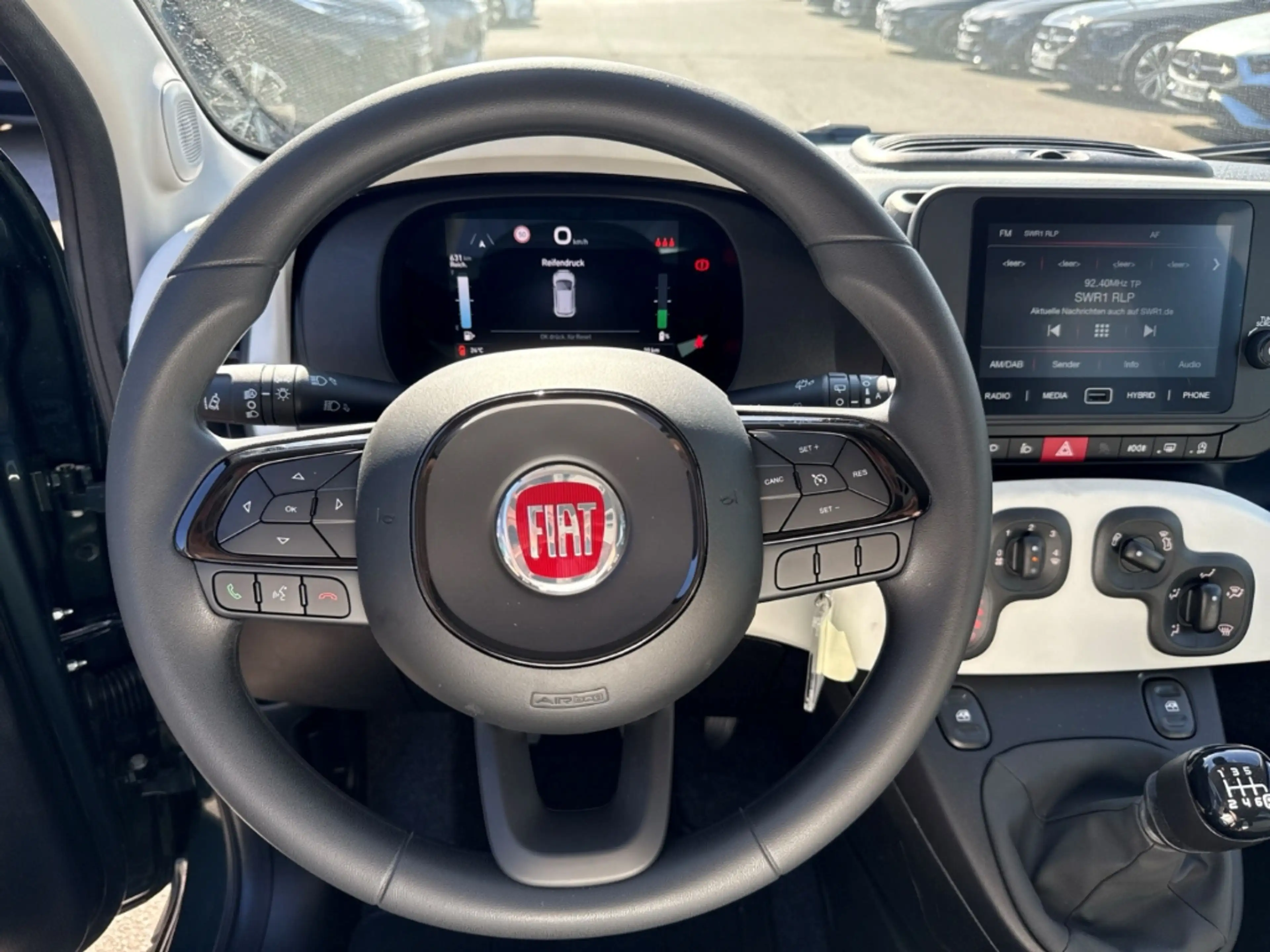 Fiat New Panda CROSS Hybrid 1.0 GSE DAB Spurhalteass. Verkehrszei — photo 15
