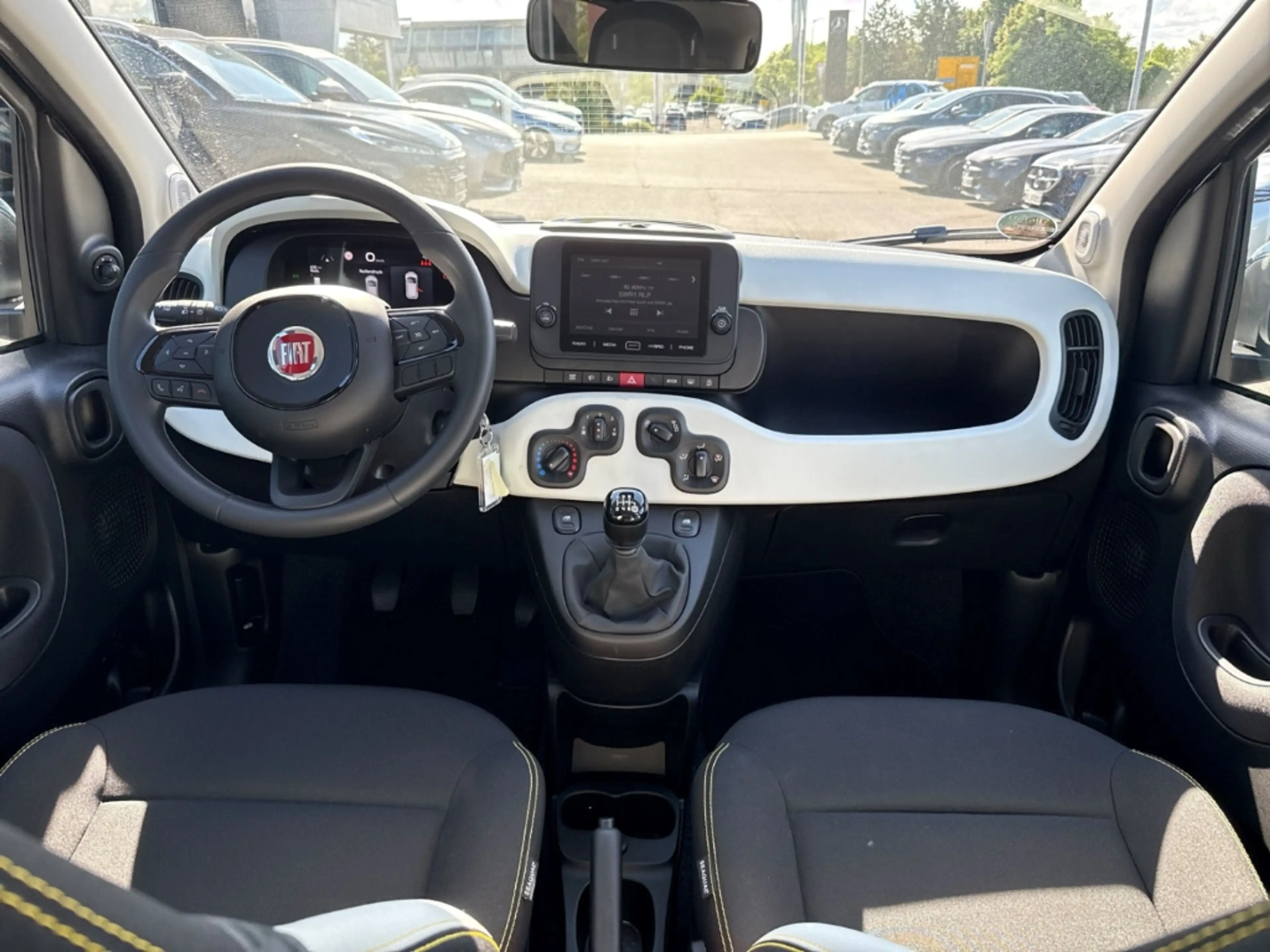 Fiat New Panda CROSS Hybrid 1.0 GSE DAB Spurhalteass. Verkehrszei — photo 13