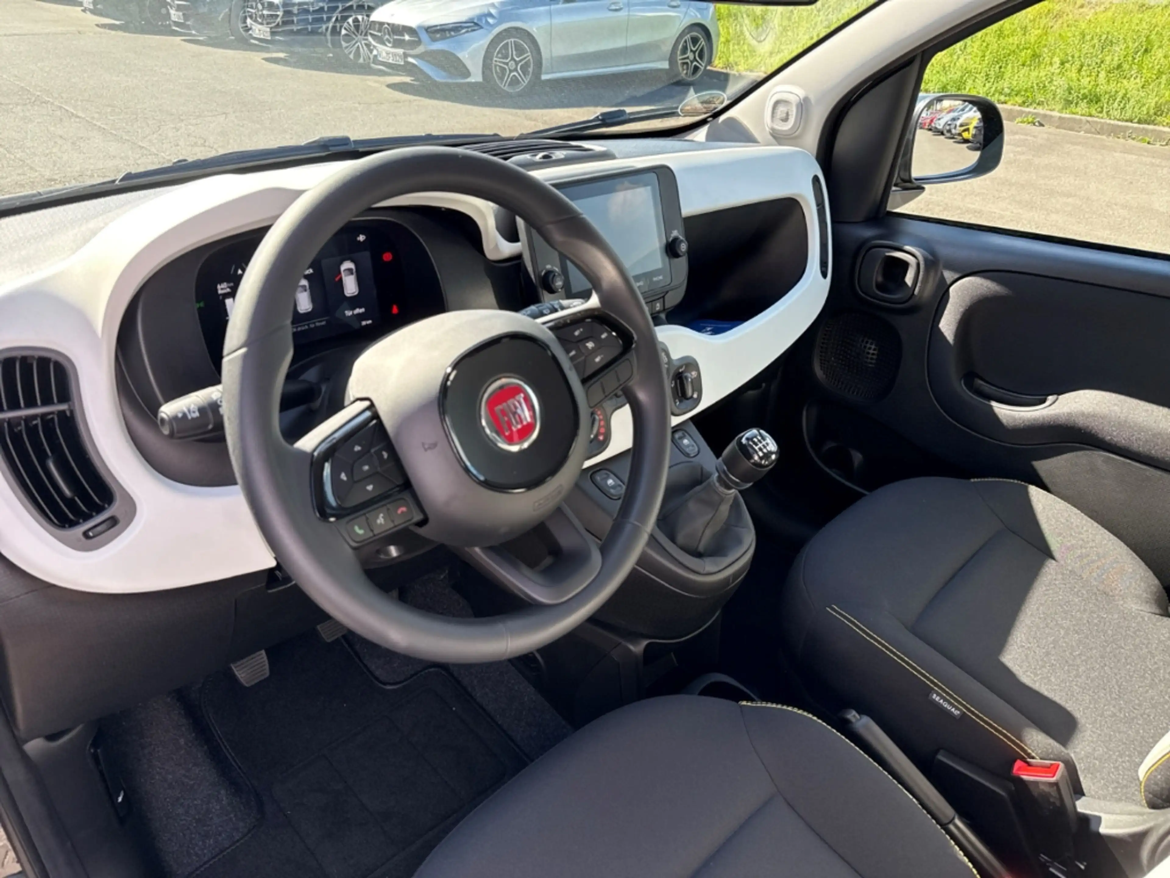 Fiat New Panda CROSS Hybrid 1.0 GSE DAB Spurhalteass. Verkehrszei — photo 14