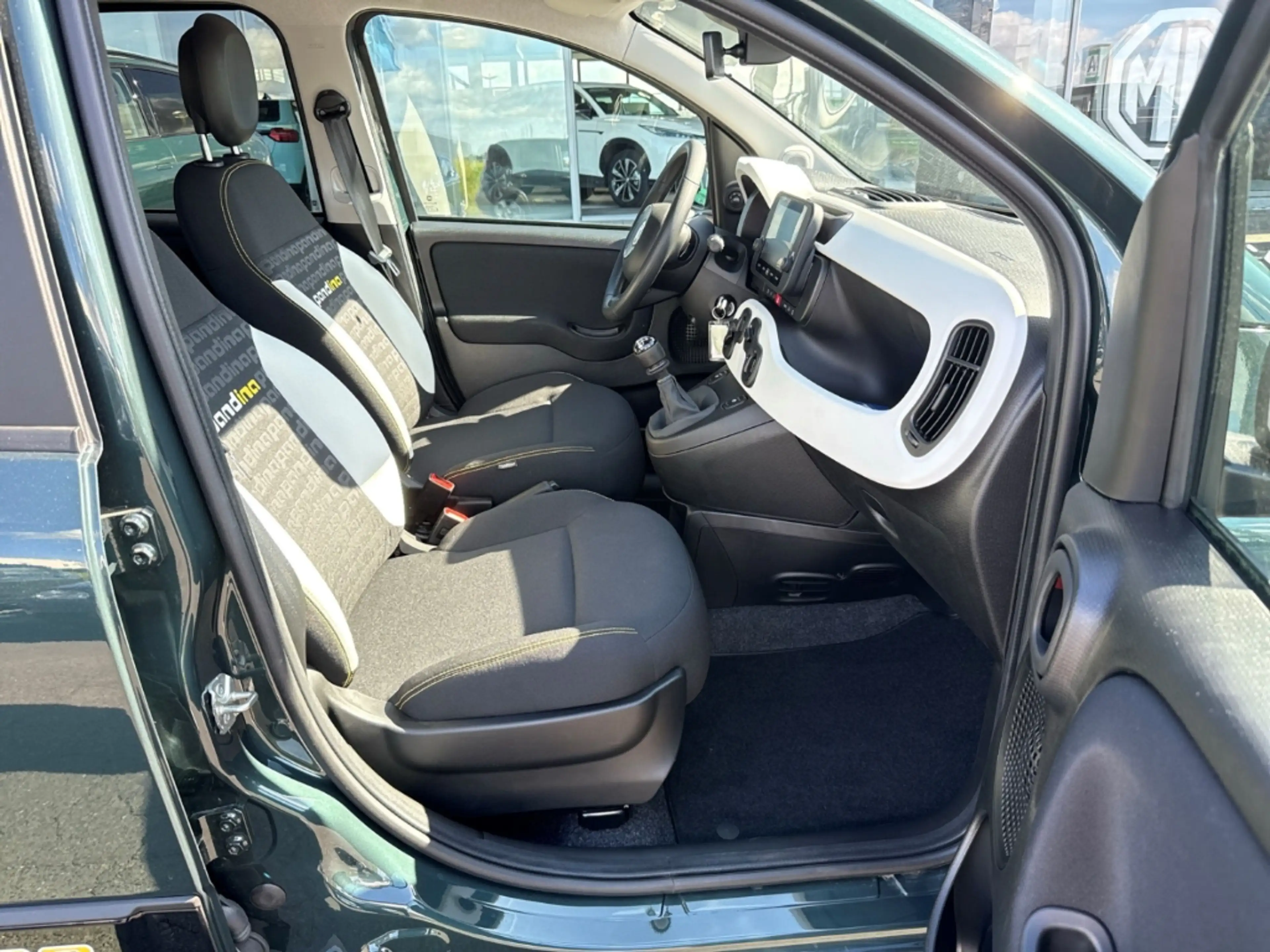 Fiat New Panda CROSS Hybrid 1.0 GSE DAB Spurhalteass. Verkehrszei — photo 9