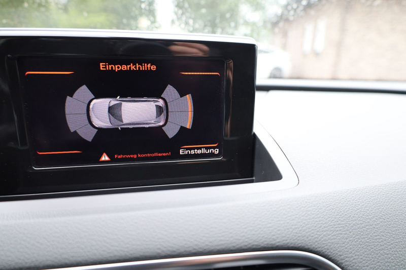 Audi Q3 2.0 TFSI quattro — photo 15