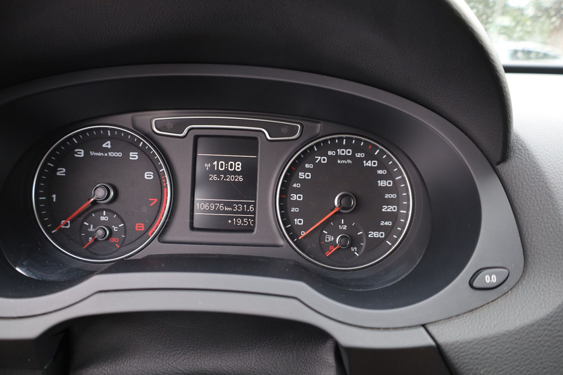 Audi Q3 2.0 TFSI quattro — photo 12