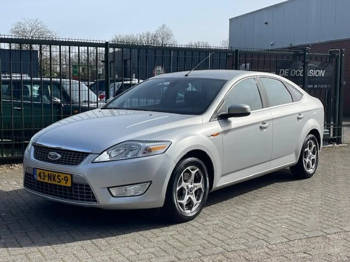 Ford Mondeo 2.0-16V Limited Navi Grijs - 1