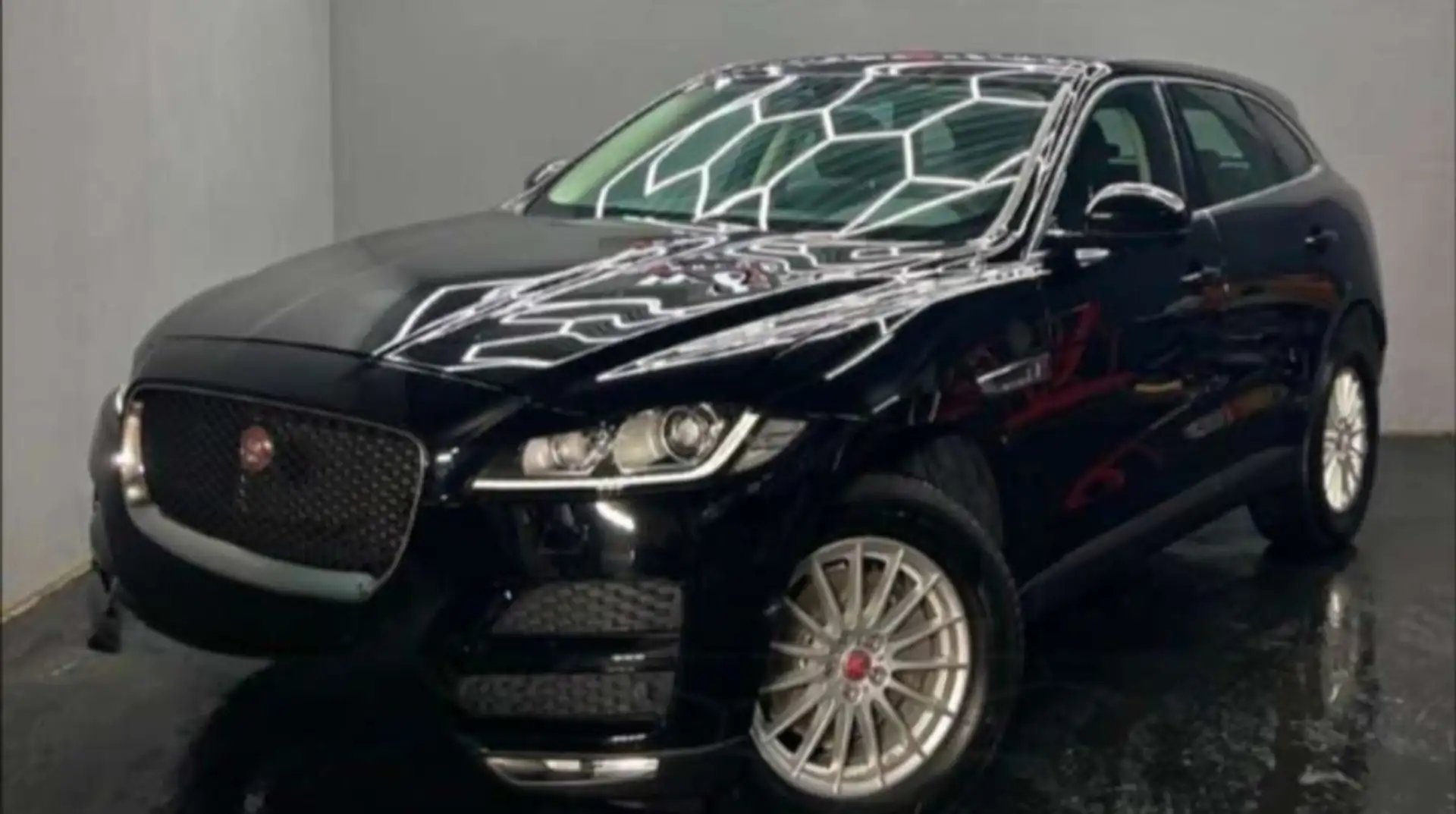 Jaguar F-Pace 25t AWD Prestige Aut. - 1