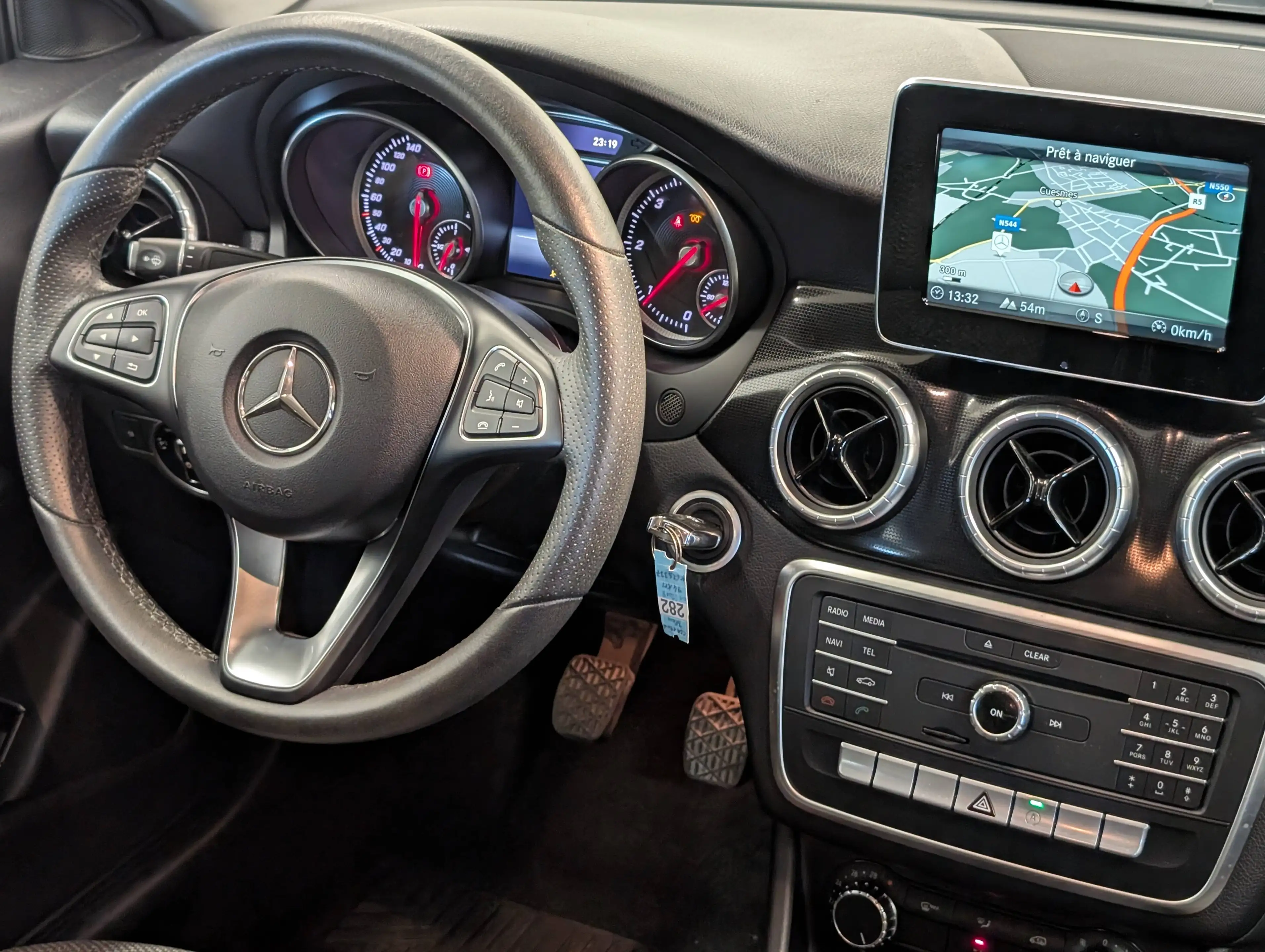 Mercedes-Benz CLA 180 d Berline **NAVI-CAMERA-SPORT-EURO 6** — photo 6