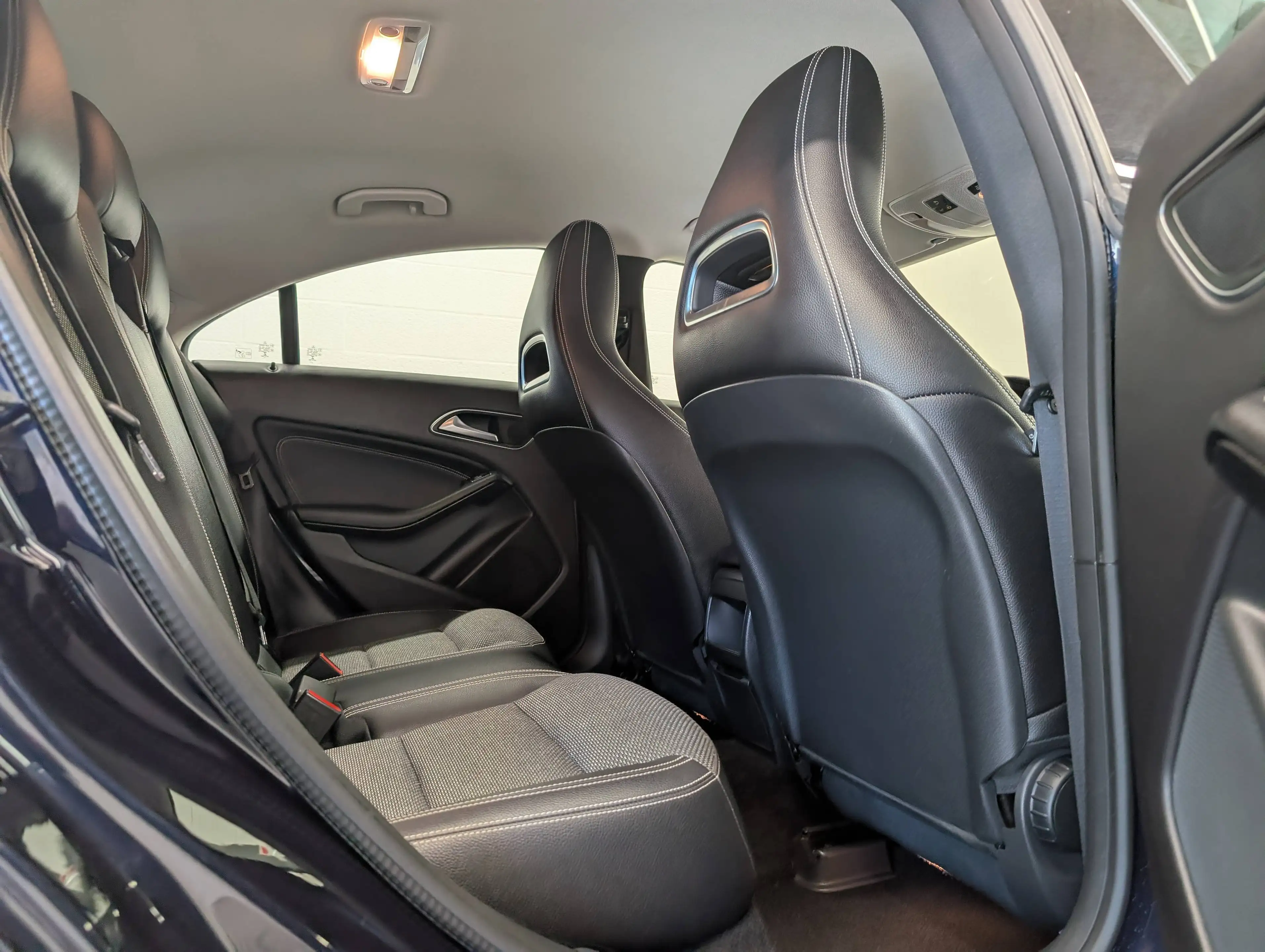 Mercedes-Benz CLA 180 d Berline **NAVI-CAMERA-SPORT-EURO 6** — photo 8