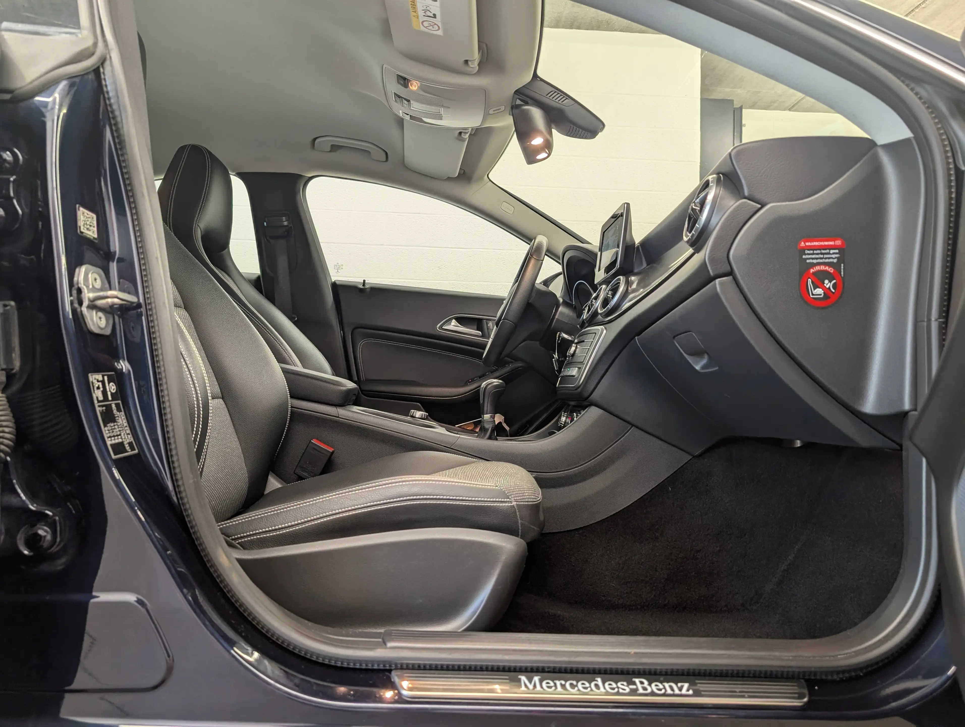 Mercedes-Benz CLA 180 d Berline **NAVI-CAMERA-SPORT-EURO 6** — photo 7
