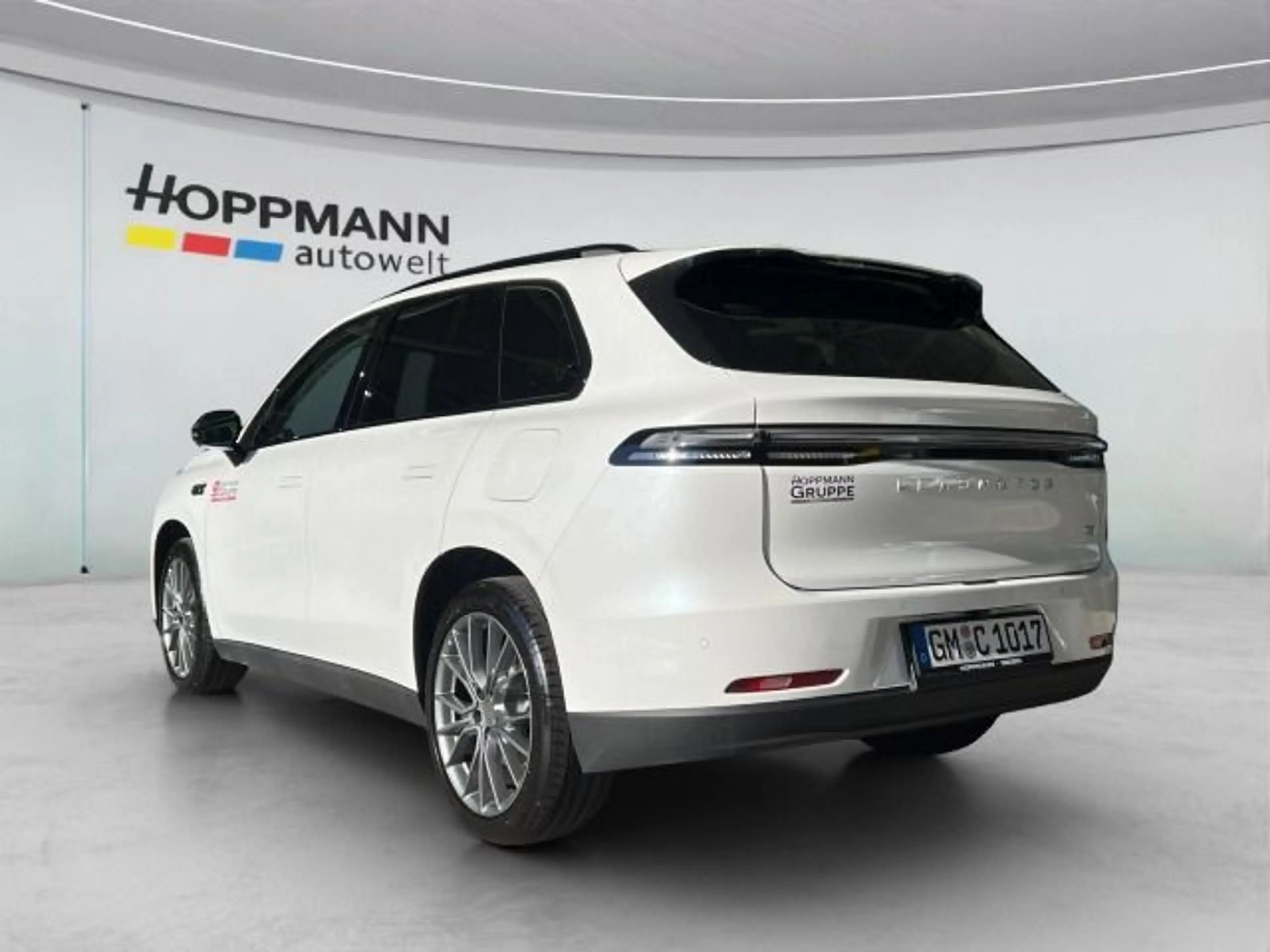 Leapmotor C10 DESIGN REEV *BIS ZU 950 KM Reichweite³* — photo 2