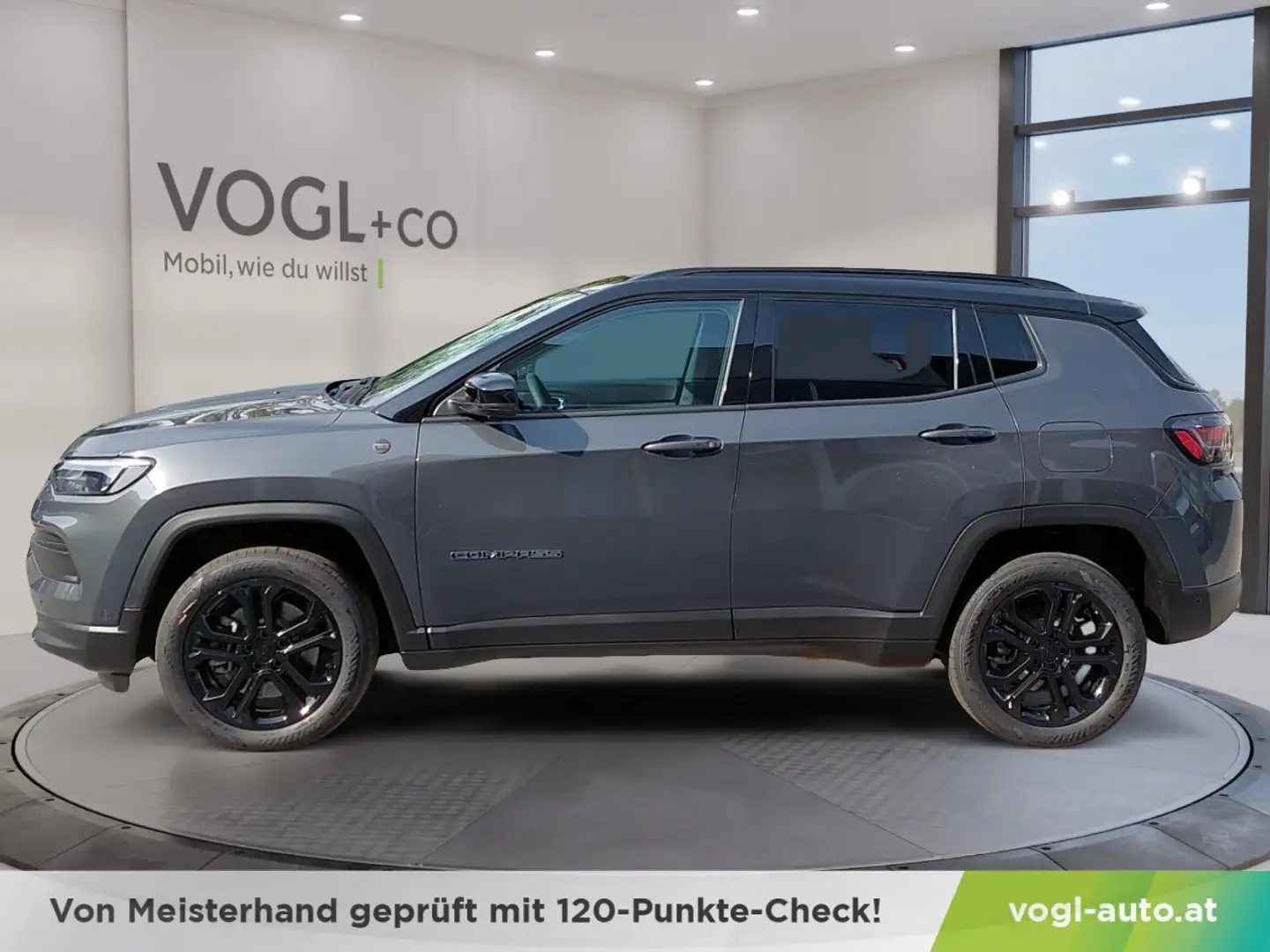 Jeep Compass PLUG-IN HYBRID MY25-1,3 PHEV 240 PS AT 4xe Schwarz - 2