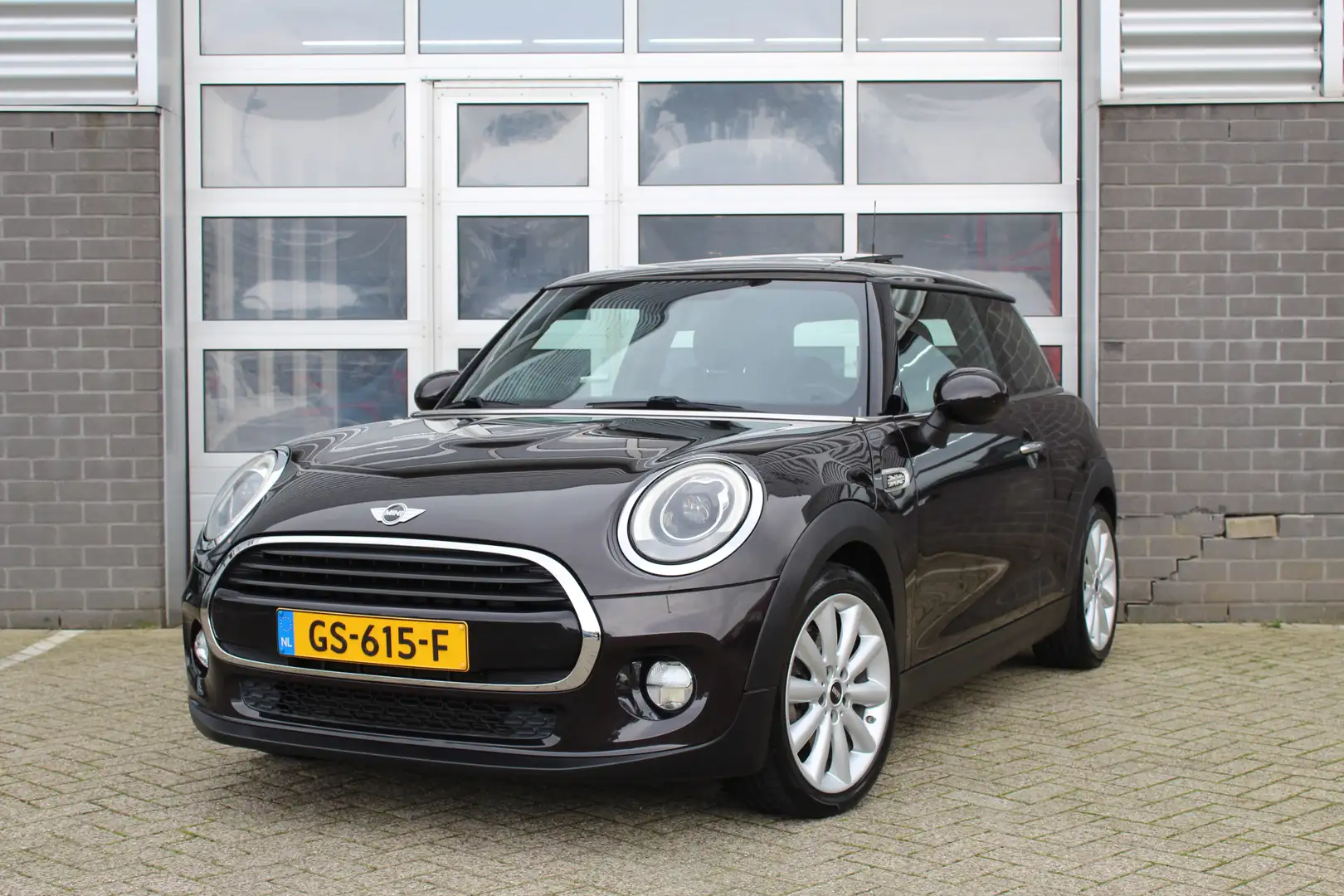 MINI Cooper Mini 1.5 Business / Panoramadak / Automaat / Led / Marrone - 1