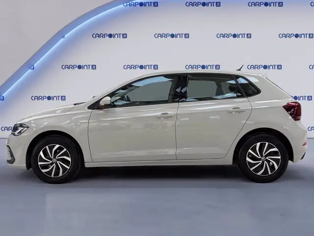 Volkswagen Polo view 3