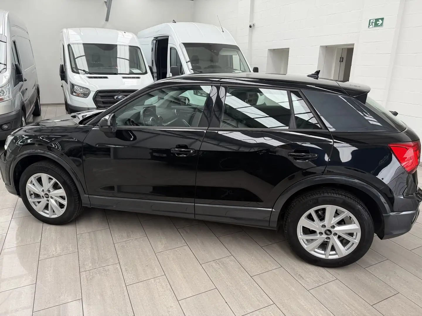 Audi Q2 35 TFSI Business Edition Advanced S-Tron Noir - 2