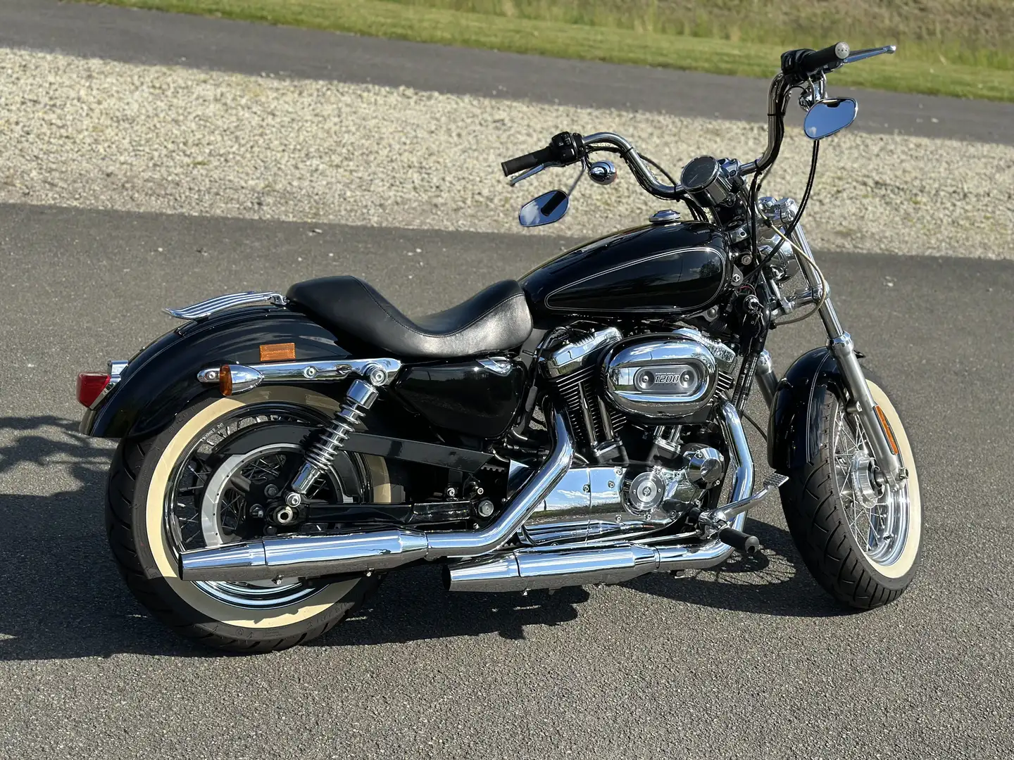 Harley-Davidson Sportster 1200 Custom angebot bis ende Juni Nero - 1
