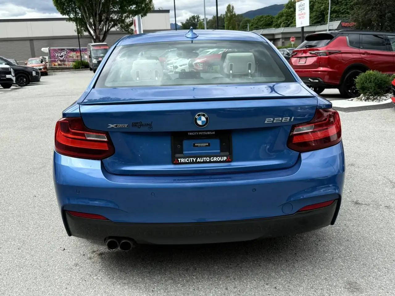 BMW 2 Series снимка BMW 2 Series