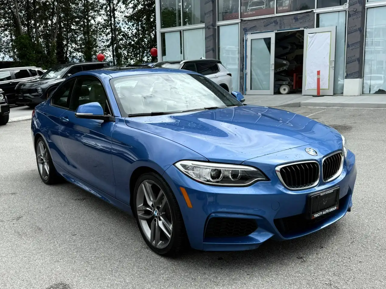 BMW 2 Series снимка BMW 2 Series