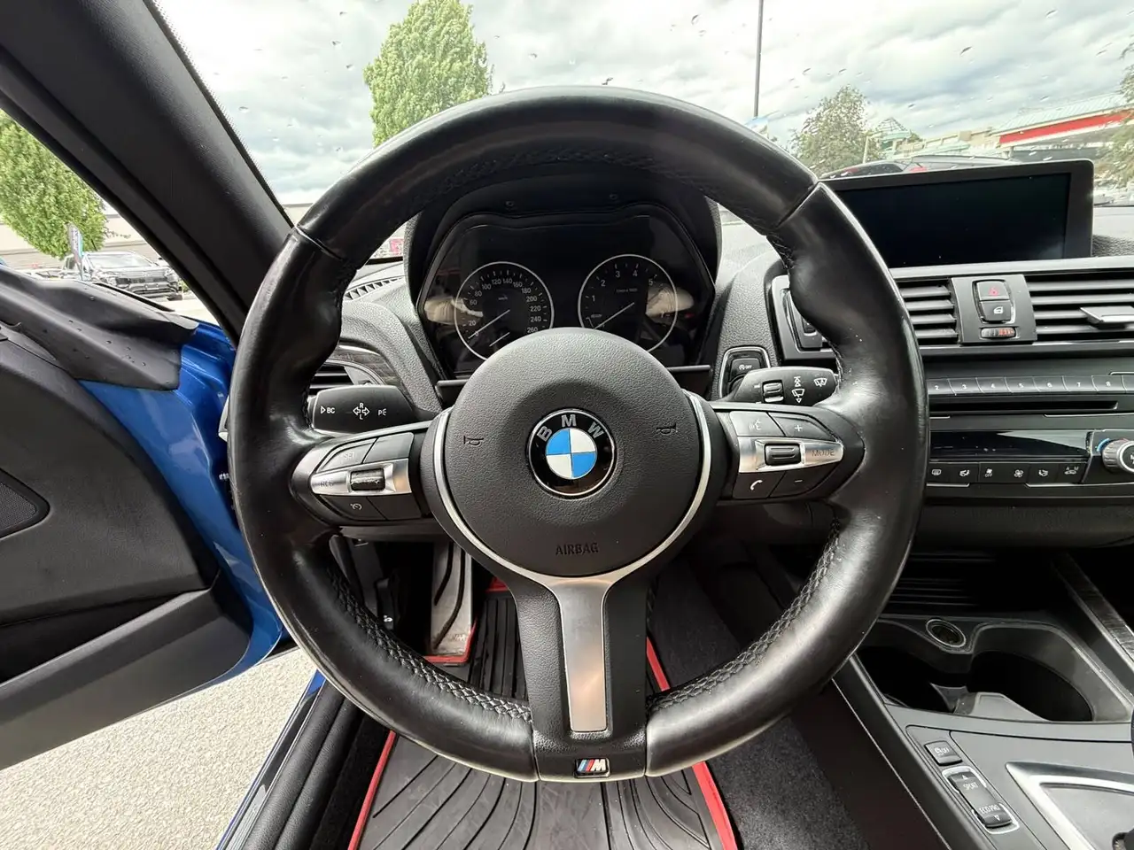 BMW 2 Series снимка BMW 2 Series